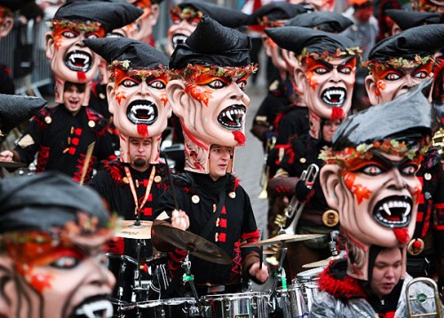       (Rosenmontagszug)