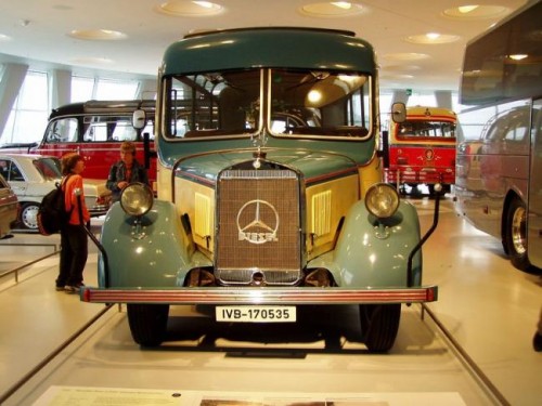  Mercedes-Benz 