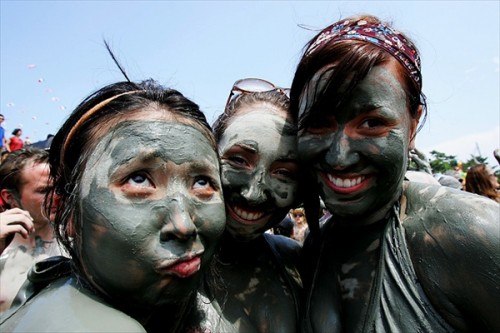     (Boreyong Mud Festival)    