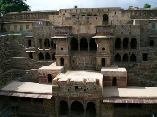 300   Chand Baori   (25 )