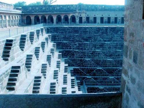 300   Chand Baori   (25 )