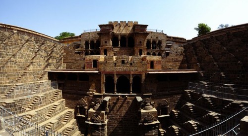 300   Chand Baori   (25 )