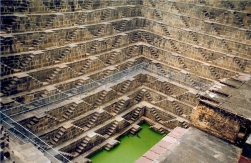 300   Chand Baori   (25 )