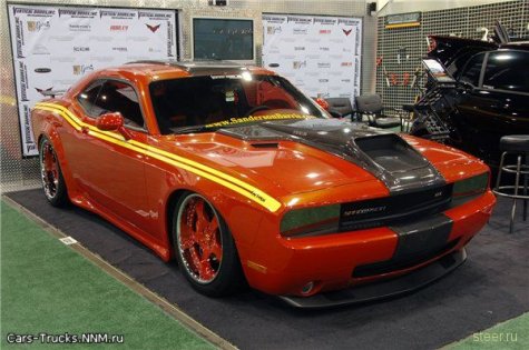 SEMA 2008. Nissan GT-R  Dodge Challenger