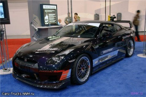 SEMA 2008. Nissan GT-R  Dodge Challenger