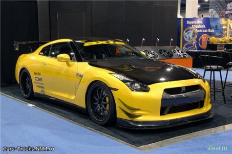 SEMA 2008. Nissan GT-R  Dodge Challenger