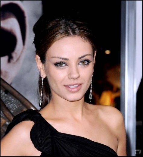   (Mila Kunis)