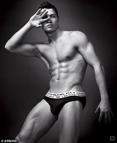 Cristiano Ronaldo   -  Armani