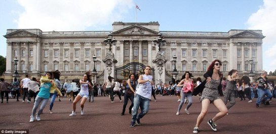   Big Dance Royal Flashmob (+ )